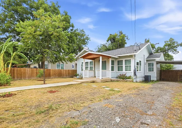 Photo 4 of Single family home for sale at 129 Jeffrey, San Antonio, TX 78201 | MLS# 2018568 | Listing updated on 2026-09-23