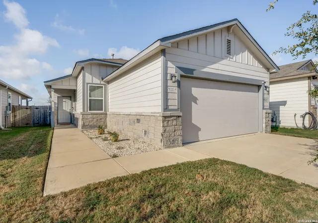 Single family home for sale at 4023 Ivy Path, St. Hedwig, TX 78152 | MLS# 2018572