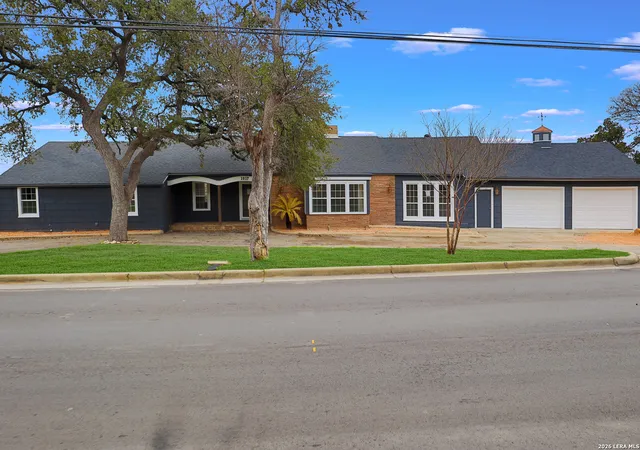 Photo 3 of Single family home for sale at 1017 Burleson St, San Marcos, TX 78666 | MLS# 2021560 | Listing updated on 2026-10-23