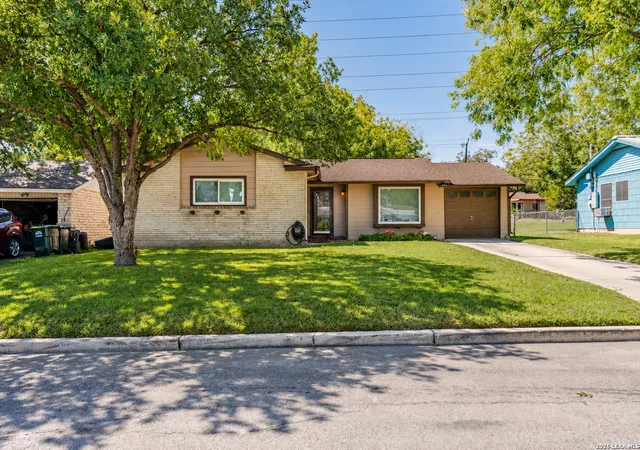 Photo 1 of Single family home for sale at 915 Horseshoe Trl, Universal City, TX 78148 | MLS# 2023910 | Listing updated on 2026-10-27