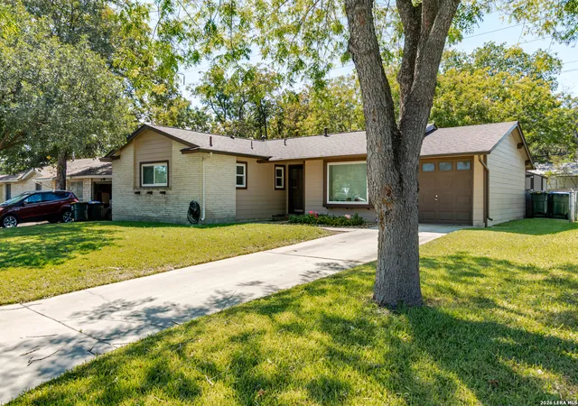 Photo 2 of Single family home for sale at 915 Horseshoe Trl, Universal City, TX 78148 | MLS# 2023910 | Listing updated on 2026-10-27