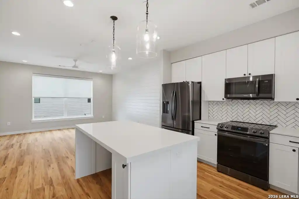 Listing Photo 2 - Condo for sale in 1208 N Academy located at 1208 N Academy, New Braunfels, TX 78130 - Unit #3204
