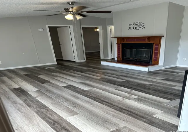 Photo 4 of Single family home for sale at 165 Brianna Ct, Von Ormy, TX 78073 | MLS# 2023969 | Listing updated on 2026-10-24