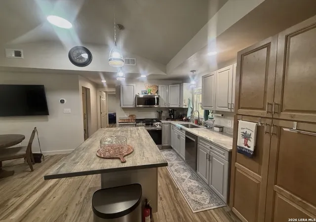 Photo 4 of Single family home for sale at 777 Robindale W, Bandera, TX 78003 | MLS# 2023986 | Listing updated on 2026-10-28