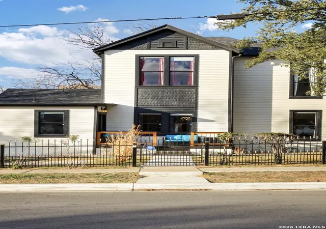 Photo 2 of Single family home for sale at 1003 N Hackberry St, San Antonio, TX 78202 | MLS# 2023987 | Listing updated on 2026-10-26
