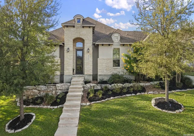 Photo 2 of Single family home for sale at 4113 Valleverde Vw, San Antonio, TX 78261 | MLS# 2024008 | Listing updated on 2026-10-21