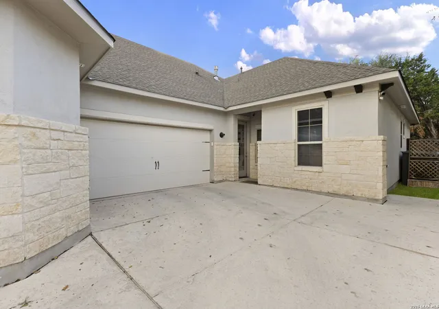 Photo 4 of Single family home for sale at 4113 Valleverde Vw, San Antonio, TX 78261 | MLS# 2024008 | Listing updated on 2026-10-21