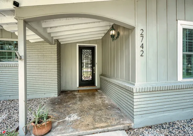 Photo 3 of Single family home for sale at 2742 Hitching Post St, San Antonio, TX 78217 | MLS# 2024031 | Listing updated on 2026-10-27
