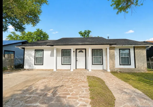 Photo 1 of Single family home for sale at 5346 War Horse Dr, San Antonio, TX 78242 | MLS# 2024105 | Listing updated on 2026-10-28