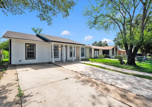 Photo 3 of Single family home for sale at 5346 War Horse Dr, San Antonio, TX 78242 | MLS# 2024105 | Listing updated on 2026-10-28