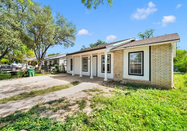Photo 4 of Single family home for sale at 5346 War Horse Dr, San Antonio, TX 78242 | MLS# 2024105 | Listing updated on 2026-10-28