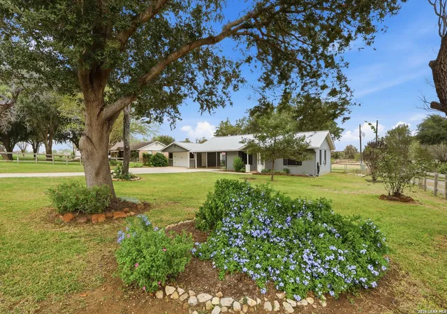 Photo 1 of Single family home for sale at 667 Fm 2772, La Vernia, TX 78121 | MLS# 2024449 | Listing updated on 2026-10-27