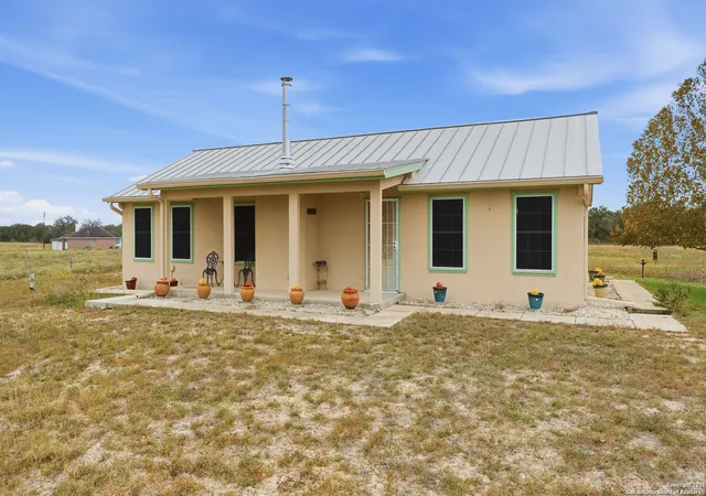 Photo 3 of Single family home for sale at 142 Chaparral, Floresville, TX 78114 | MLS# 2024883 | Listing updated on 2026-10-20