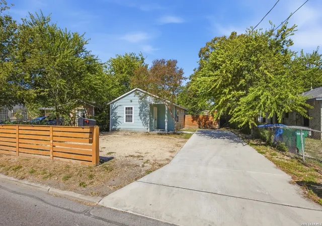 Photo 1 of Single family home for sale at 1809 W Southcross, San Antonio, TX 78211 | MLS# 2025035 | Listing updated on 2026-10-21
