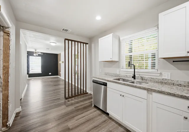 Photo 4 of Single family home for sale at 1809 W Southcross, San Antonio, TX 78211 | MLS# 2025035 | Listing updated on 2026-10-21