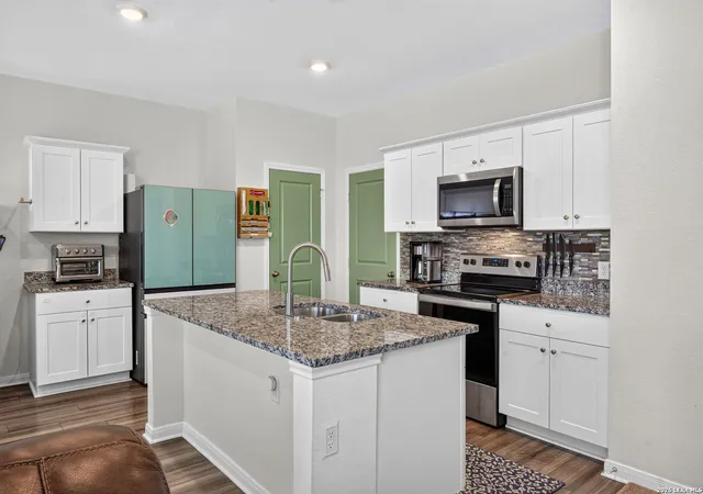 Photo 2 of Single family home for sale at 7530 Boa Holw, San Antonio, TX 78253 | MLS# 2025089 | Listing updated on 2026-10-21
