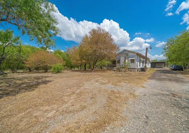 Photo 1 of Single family home for sale at 12498 S Us Hwy 181, San Antonio, TX 78223 | MLS# 2025096 | Listing updated on 2026-10-21