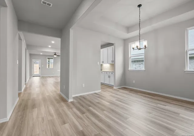 Photo 4 of Single family home for sale at 421 Tims Way, Seguin, TX 78155 | MLS# 2025111 | Listing updated on 2026-10-21