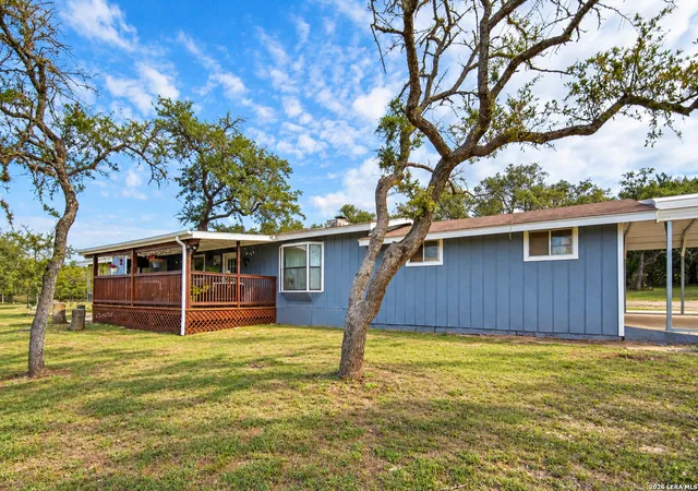 Single family home for sale at 277 W Bear Springs Rd, Pipe Creek, TX 78063 | MLS# 2025121