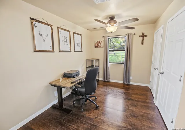 Photo 4 of Single family home for sale at 277 W Bear Springs Rd, Pipe Creek, TX 78063 | MLS# 2025121 | Listing updated on 2026-10-21