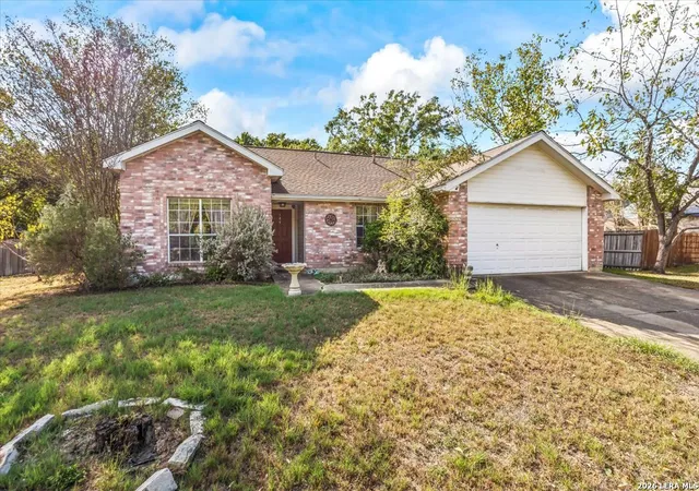 Photo 4 of Single family home for sale at 104 River Mdw, Castroville, TX 78009 | MLS# 2025195 | Listing updated on 2026-10-21