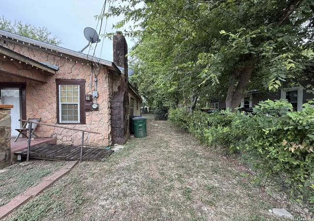 Photo 2 of Single family home for sale at 458 E Young, San Antonio, TX 78214 | MLS# 2025205 | Listing updated on 2026-10-21