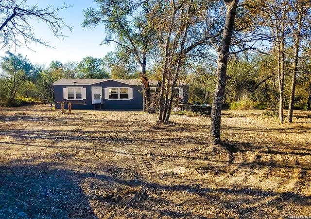 Photo 2 of Single family home for sale at 1608 Big Oak Dr, San Antonio, TX 78264 | MLS# 2025220 | Listing updated on 2026-10-22