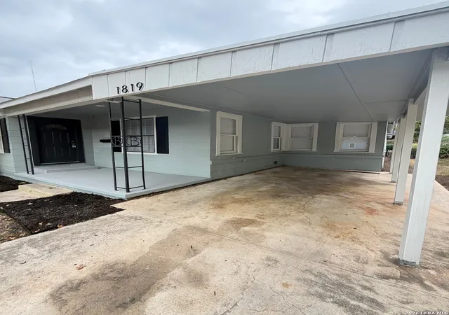 Photo 3 of Single family home for sale at 1819 Schley Ave, San Antonio, TX 78210 | MLS# 2025234 | Listing updated on 2026-10-22