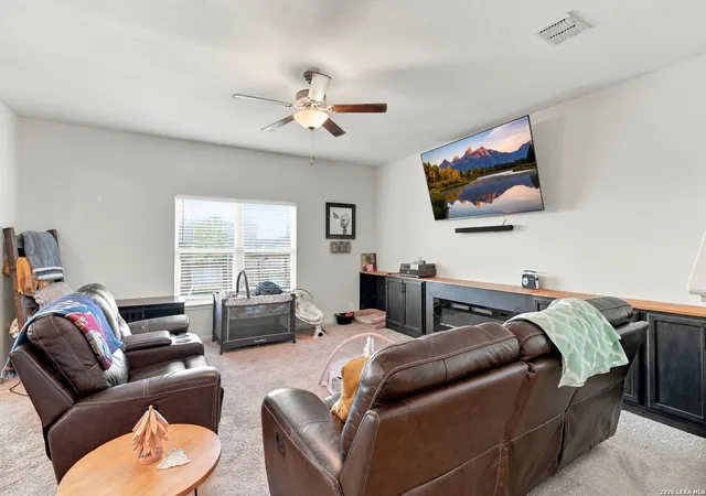 Photo 4 of Single family home for sale at 11006 Chatham Ct, Converse, TX 78109 | MLS# 2025243 | Listing updated on 2026-10-22