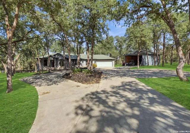 Photo 2 of Single family home for sale at 202 Oak Bnd Dr, La Vernia, TX 78121 | MLS# 2025256 | Listing updated on 2026-10-22