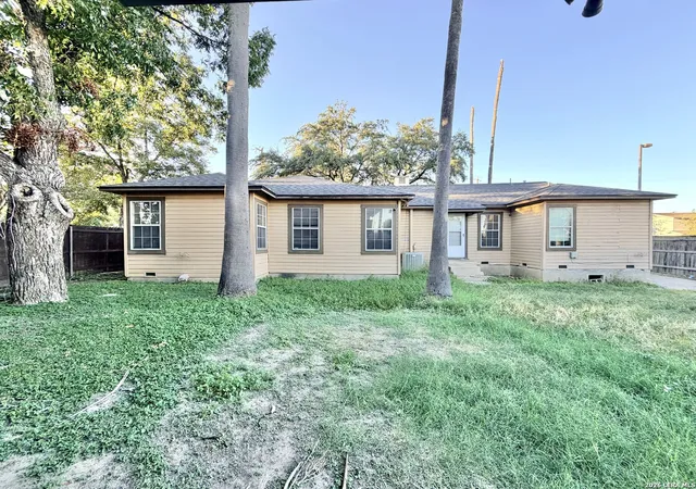 Photo 4 of Single family home for sale at 2012 Fresno, San Antonio, TX 78201 | MLS# 2025278 | Listing updated on 2026-10-27