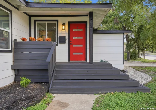 Photo 2 of Single family home for sale at 275 E Fair Oaks Pl, San Antonio, TX 78209 | MLS# 2025299 | Listing updated on 2026-10-23