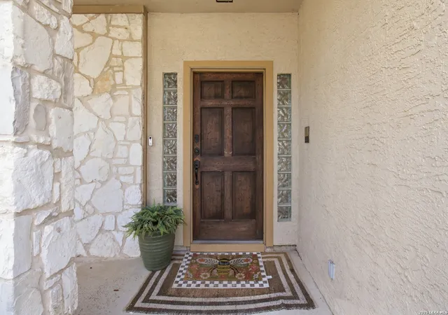 Photo 3 of Single family home for sale at 26110 Alto Oaks, San Antonio, TX 78255 | MLS# 2025483 | Listing updated on 2026-10-26