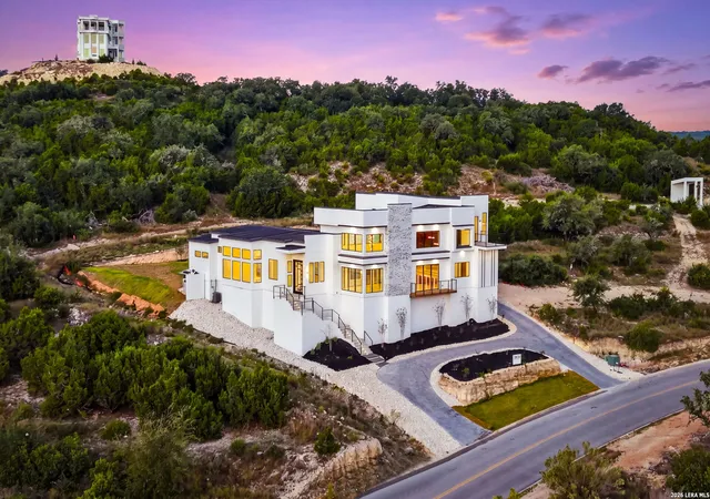 Photo 1 of Mansion for sale at 10712 Kendall Cyn, San Antonio, TX 78255 | MLS# 2025614 | Listing updated on 2026-10-27