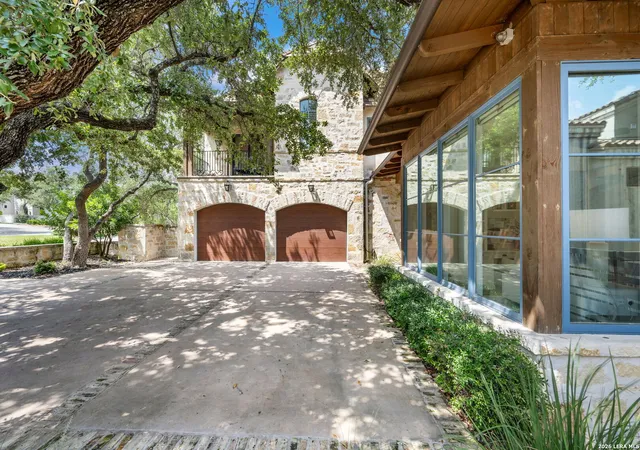 Photo 1 of Single family home for sale at 107 Umbria, San Antonio, TX 78230 | MLS# 2025706 | Listing updated on 2026-10-23