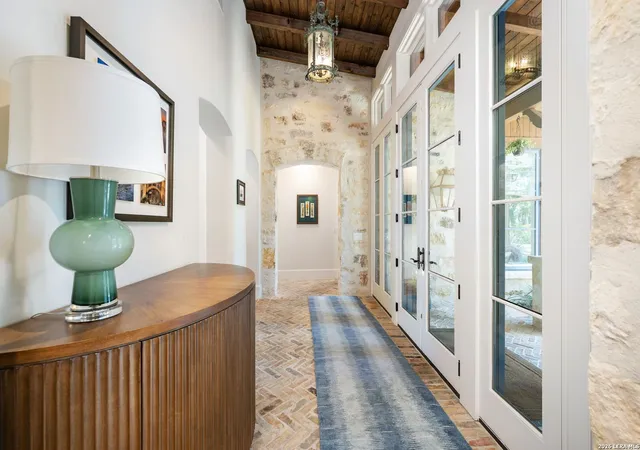 Photo 3 of Single family home for sale at 107 Umbria, San Antonio, TX 78230 | MLS# 2025706 | Listing updated on 2026-10-23