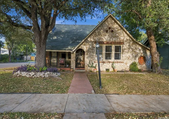 Single family home for sale at 502 Adams St, San Antonio, TX 78210 | MLS# 2025814