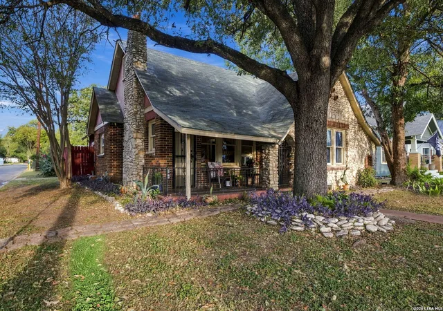 Photo 1 of Single family home for sale at 502 Adams St, San Antonio, TX 78210 | MLS# 2025814 | Listing updated on 2026-10-23