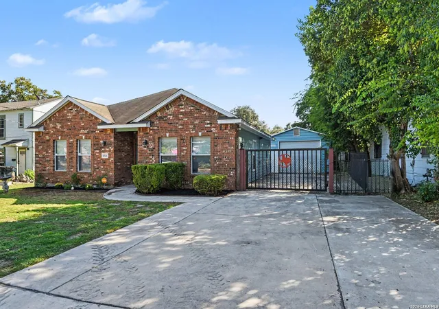 Photo 3 of Single family home for sale at 1516 Vanderbilt St, San Antonio, TX 78210 | MLS# 2025819 | Listing updated on 2026-10-23