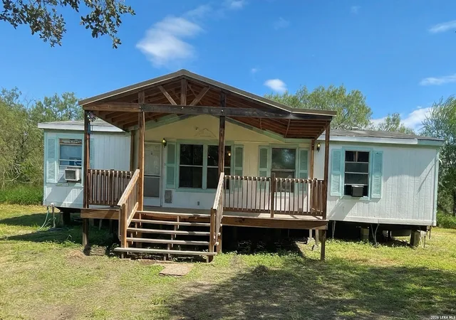 Photo 4 of Single family home for sale at 6000 Sundance Cir, Mathis, TX 78368 | MLS# 2025865 | Listing updated on 2026-10-23
