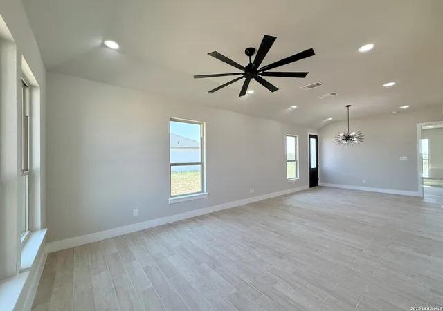 Photo 3 of Single family home for sale at 121 Camino Verde Ct, La Vernia, TX 78121 | MLS# 2025885 | Listing updated on 2026-10-24