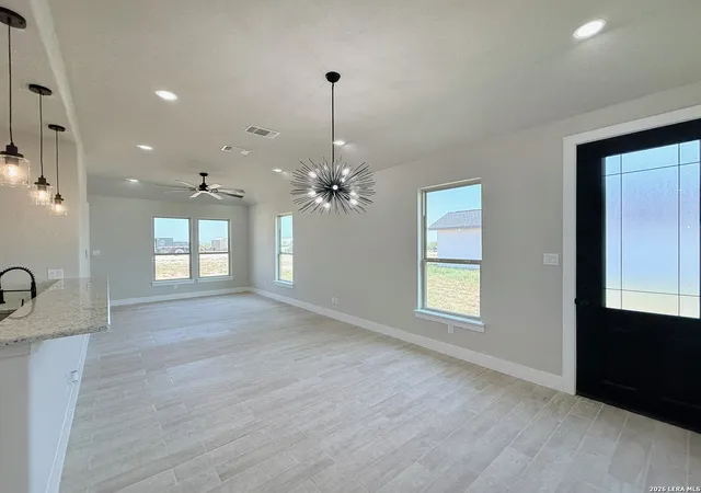 Photo 4 of Single family home for sale at 121 Camino Verde Ct, La Vernia, TX 78121 | MLS# 2025885 | Listing updated on 2026-10-24