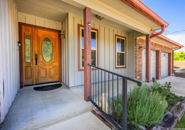 Photo 3 of Single family home for sale at 1107 Mary Frances Dr, Kerrville, TX 78028 | MLS# 2025890 | Listing updated on 2026-10-24