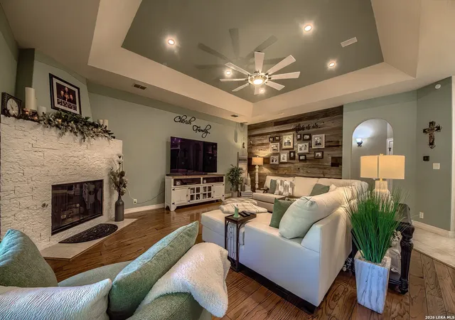 Photo 2 of Single family home for sale at 8519 Tuscan Hills Dr, San Antonio, TX 78266 | MLS# 2025915 | Listing updated on 2026-10-30
