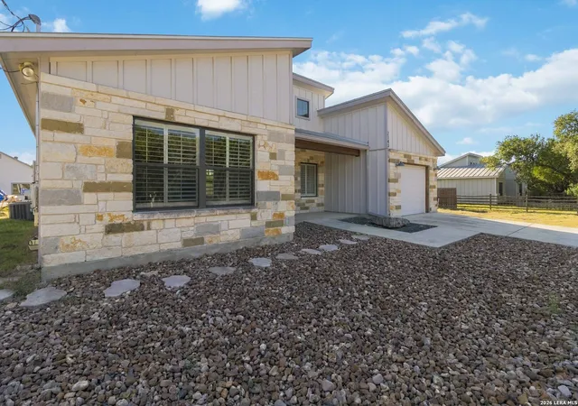 Photo 4 of Single family home for sale at 2143 Hornsby, Spring Branch, TX 78070 | MLS# 2025921 | Listing updated on 2026-10-24