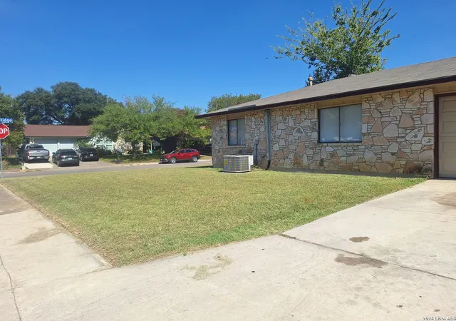 Photo 2 of Single family home for sale at 9338 Valley Rdg, San Antonio, TX 78250 | MLS# 2025923 | Listing updated on 2026-10-24