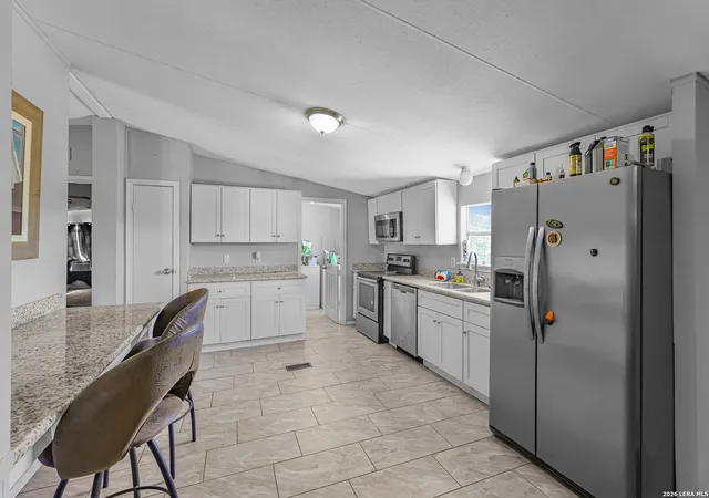 Photo 4 of Single family home for sale at 381 Bluefield, Pleasanton, TX 78064 | MLS# 2025926 | Listing updated on 2026-10-24