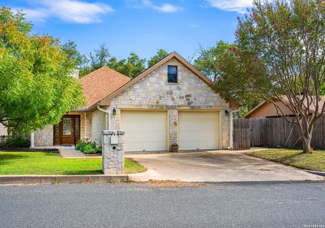 Single family home for sale at 505 Sunset St, Fredericksburg, TX 78624 | MLS# 2025952
