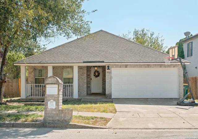 Photo 1 of Single family home for sale at 7510 Forest Fern, Live Oak, TX 78233 | MLS# 2025968 | Listing updated on 2026-10-24