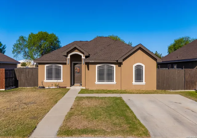 Photo 1 of Single family home for sale at 2470 Elizabeth Cir, Eagle Pass, TX 78852 | MLS# 2026000 | Listing updated on 2026-10-27